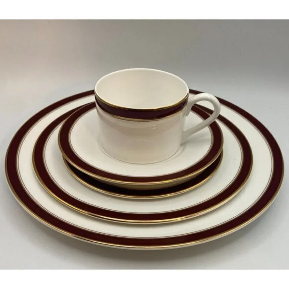 Towle Silversmiths Colonnade Burgundy 5 Pc‎ Place Setting Plates Cup Saucer